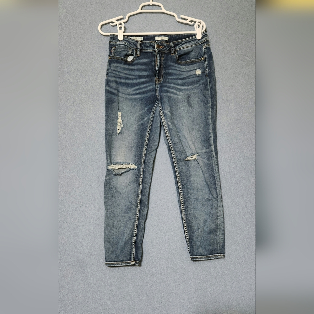 Vigoss distressed cropped jeans. Thompson Tomboy. Size 29
